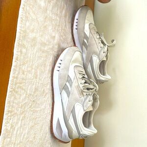 Cream color Reebok Size 7.5.
